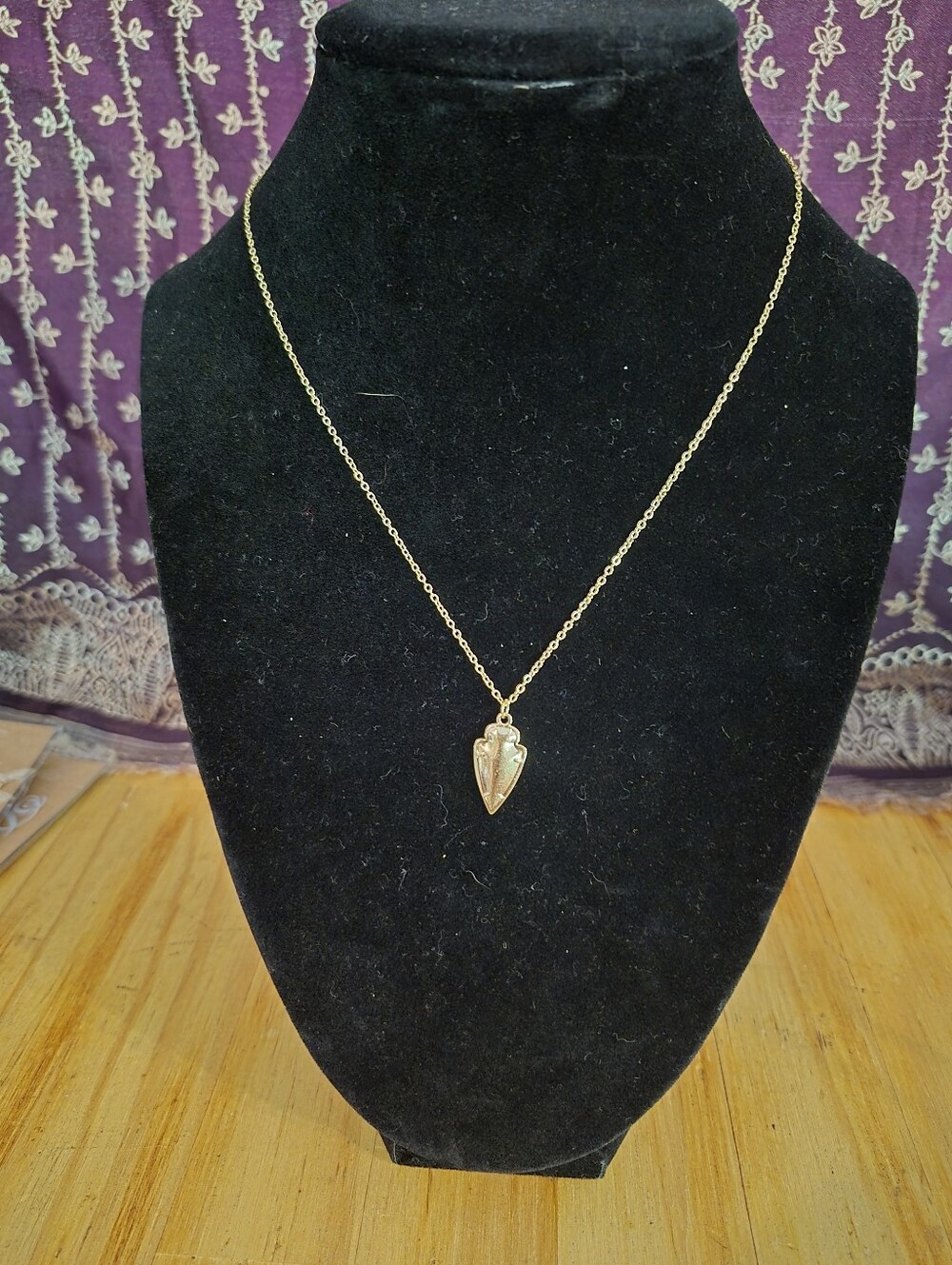 Gold Tone Arrowhead Pendant Necklace